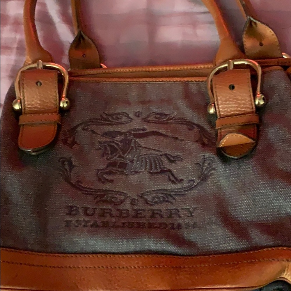 Women’s Burberry purse